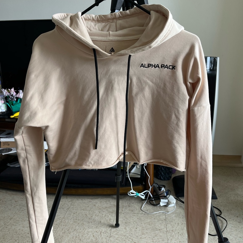 Cream AlphaPack Crop Hopdie